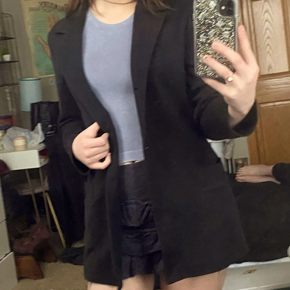 Blazer - Picture 4 of 4